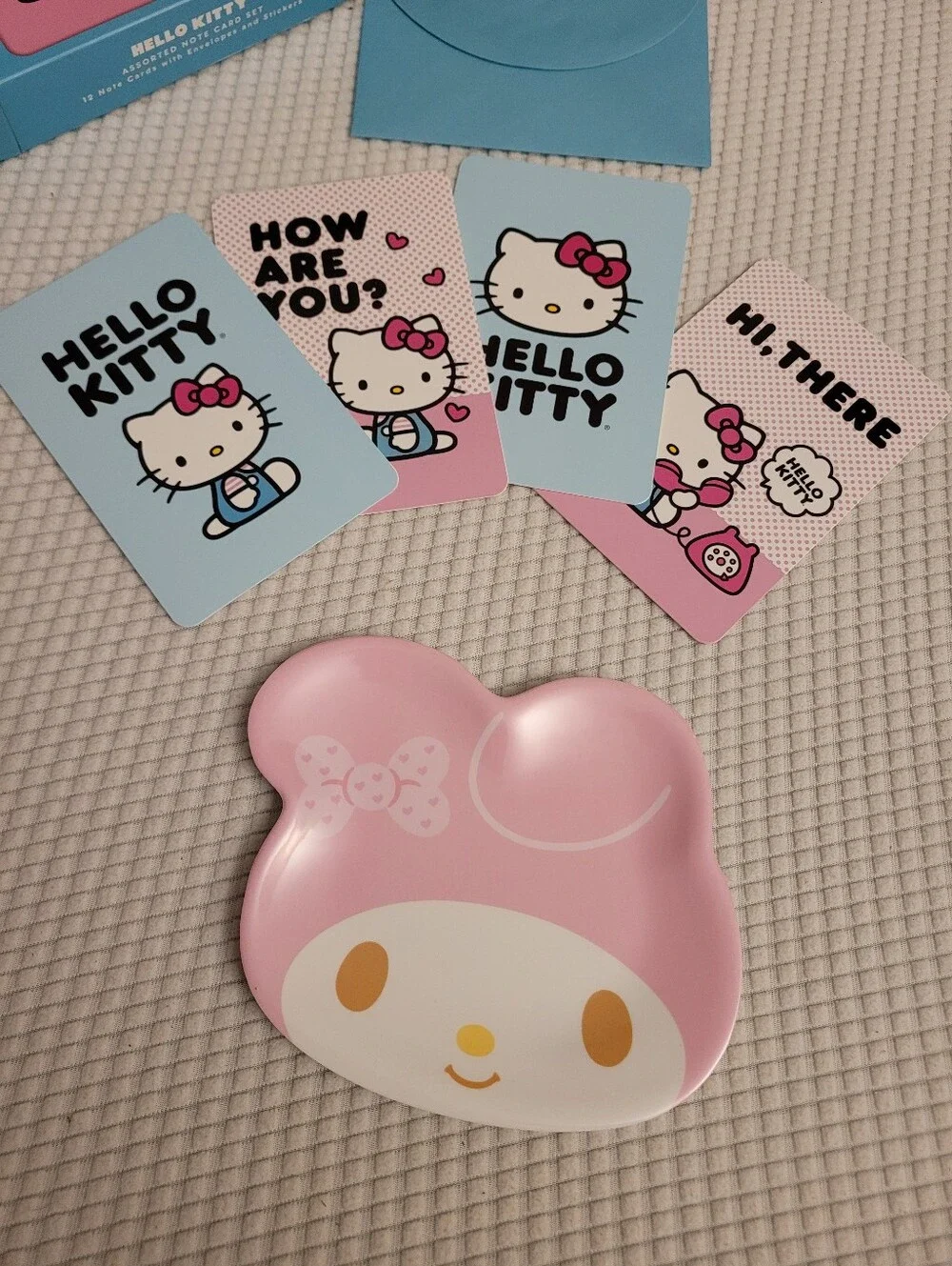 Pink My Melody Character Plate And Box Of Hello Kitty Cards